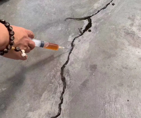 建邺混凝土裂缝修补技术详解​